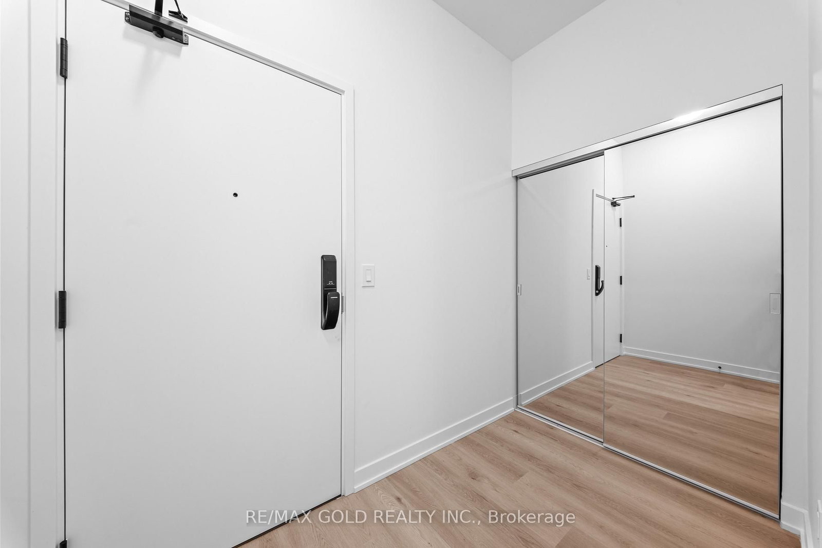 2075 Lakeshore Road, Unit 214 - Photo 19