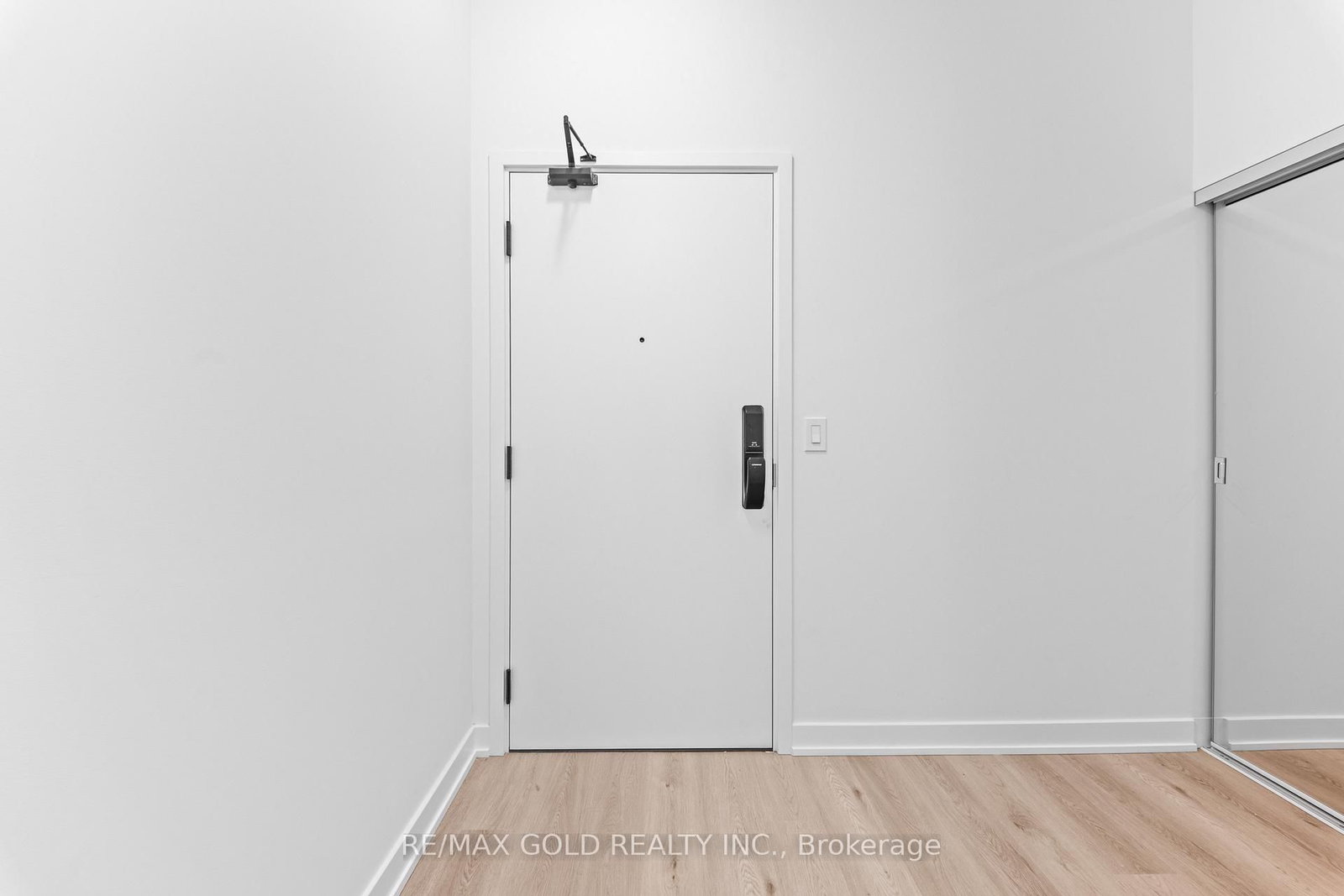 2075 Lakeshore Road, Unit 214 - Photo 21