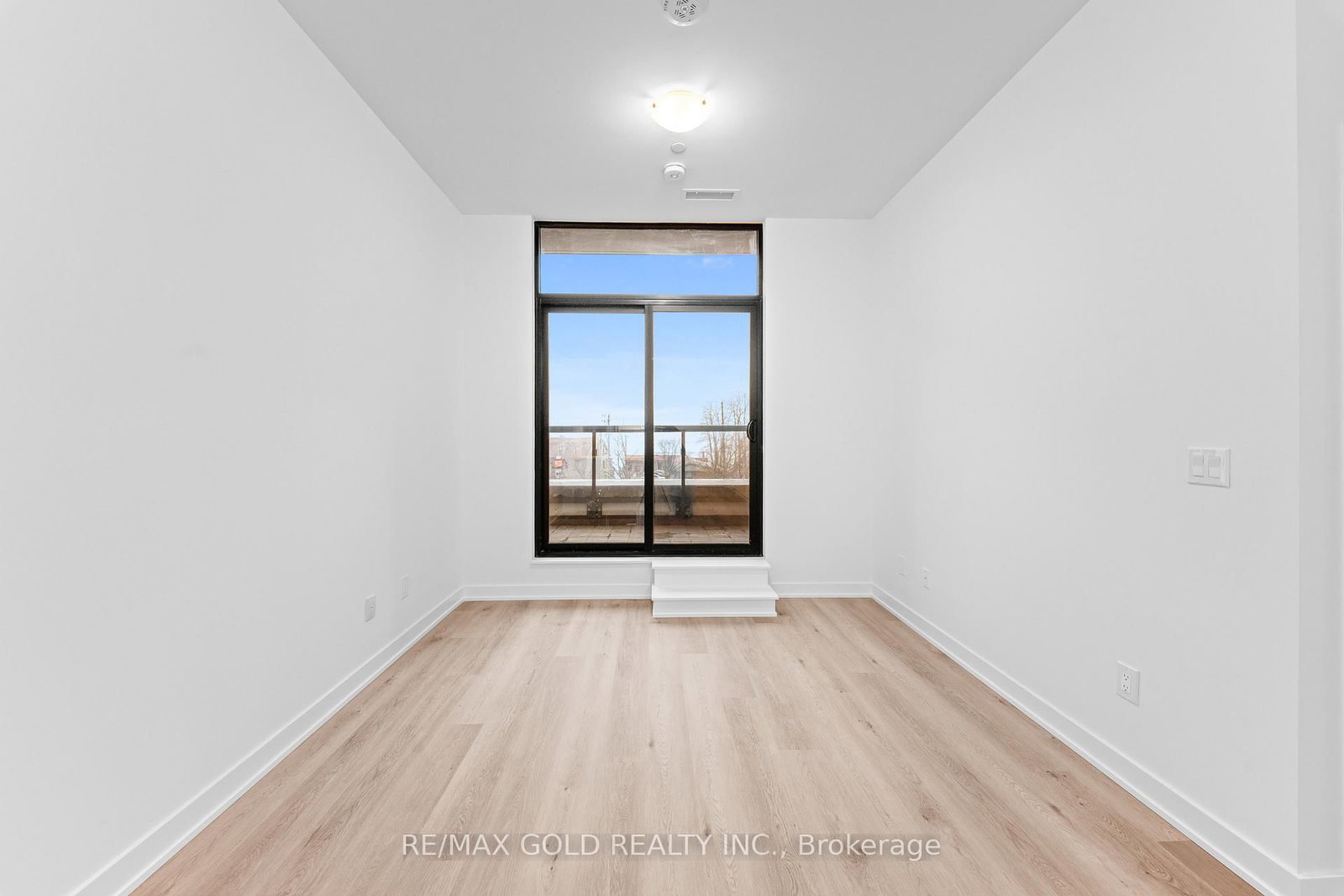 2075 Lakeshore Road, Unit 214 - Photo 28