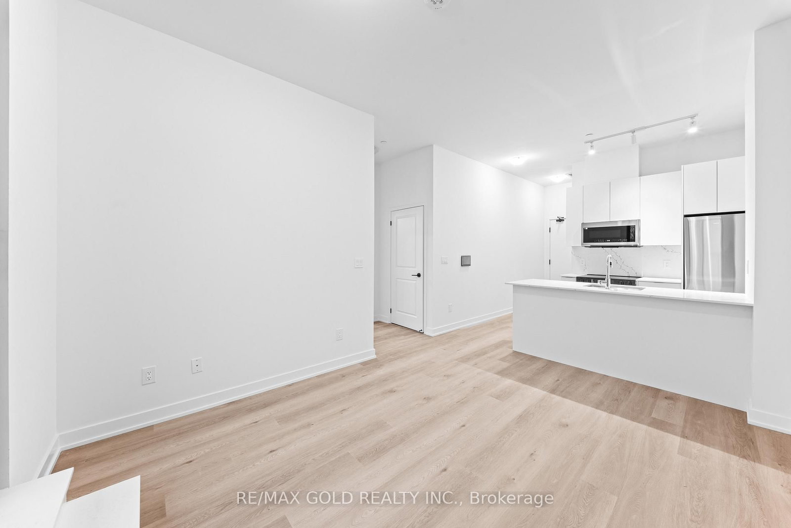 2075 Lakeshore Road, Unit 214 - Photo 30