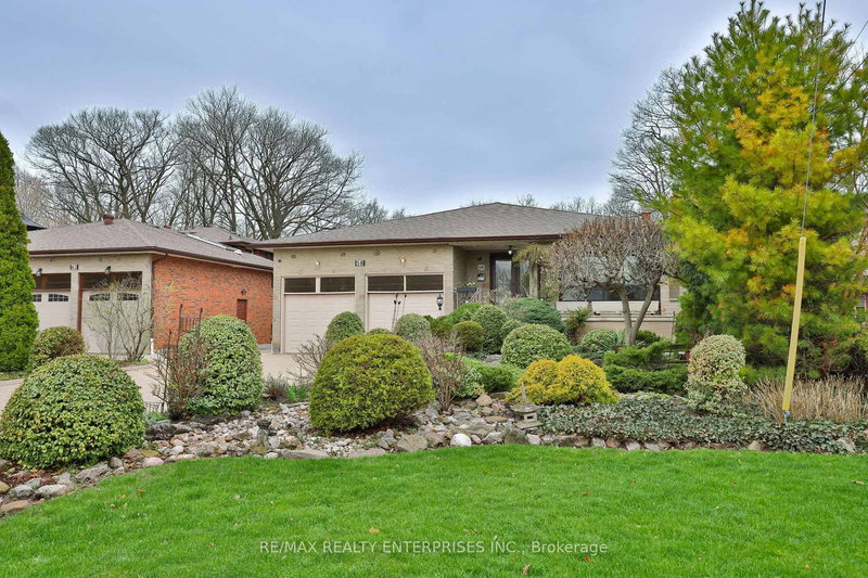 58 North Park Dr, Toronto, M6L 1K2 | Image 2