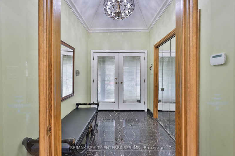 58 North Park Dr, Toronto, M6L 1K2 | Image 3