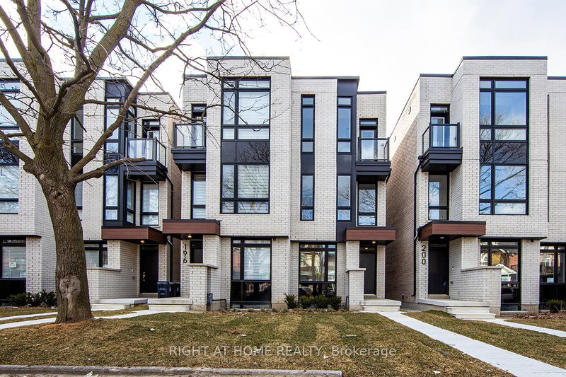 home for lease on 198 Mcroberts Avenue