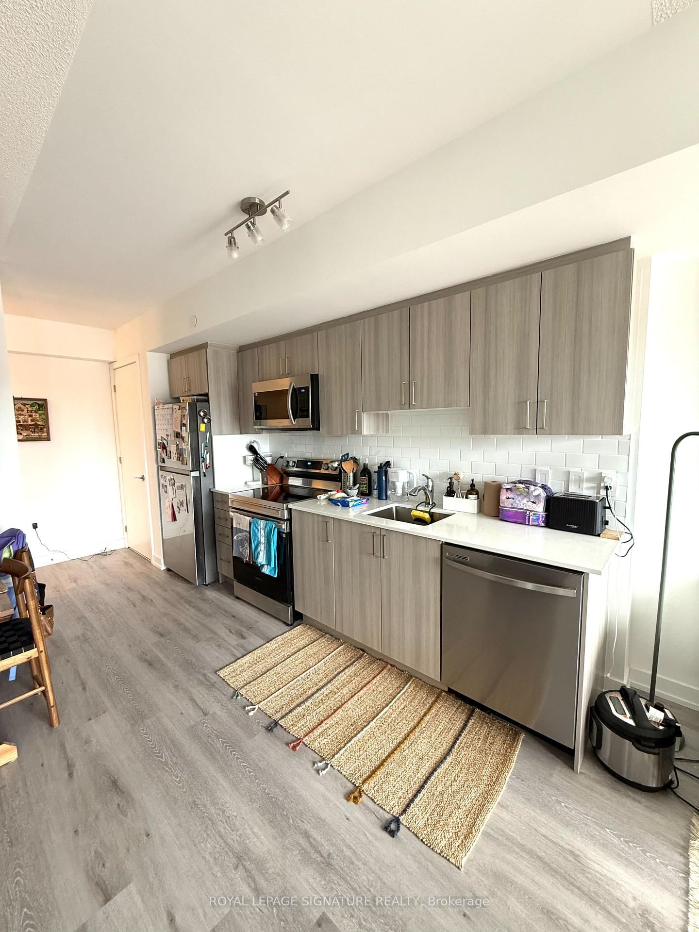 556 Marlee Avenue, Unit 321 - Photo 4