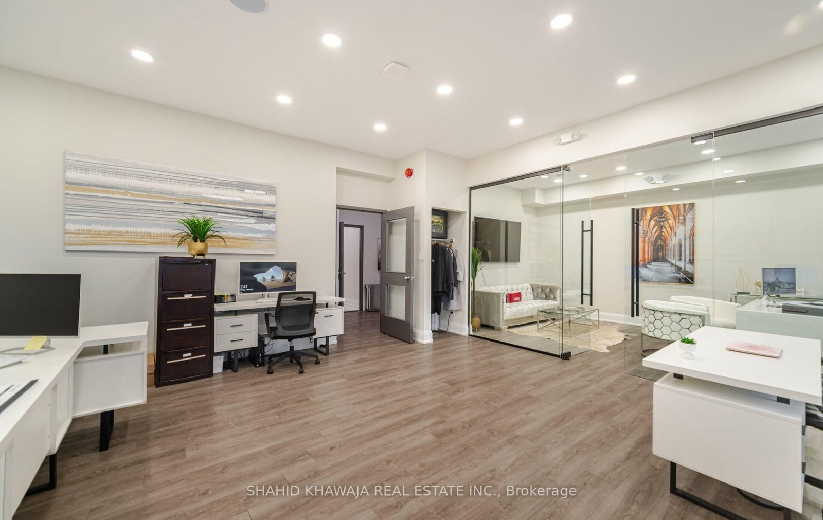 1563 Dundas Street W - Photo 19