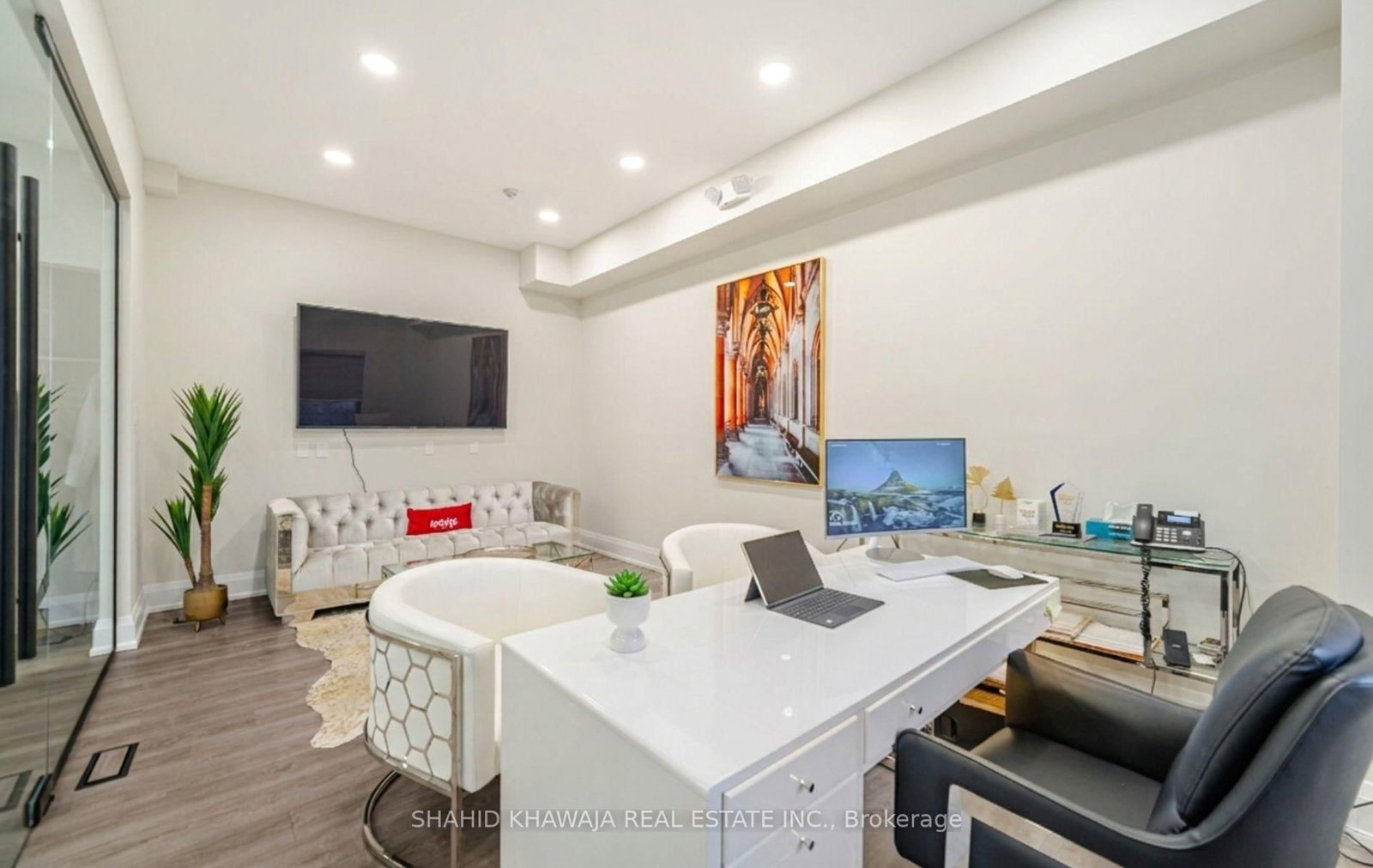 1563 Dundas Street W - Photo 22