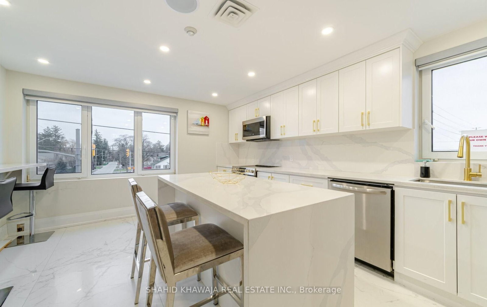 1563 Dundas Street W - Photo 30