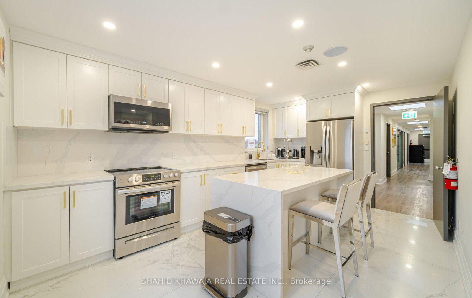 1563 Dundas Street W - Photo 31