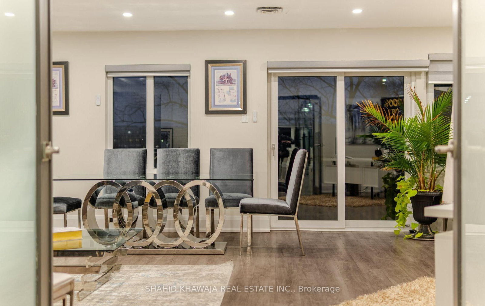 1563 Dundas Street W - Photo 33