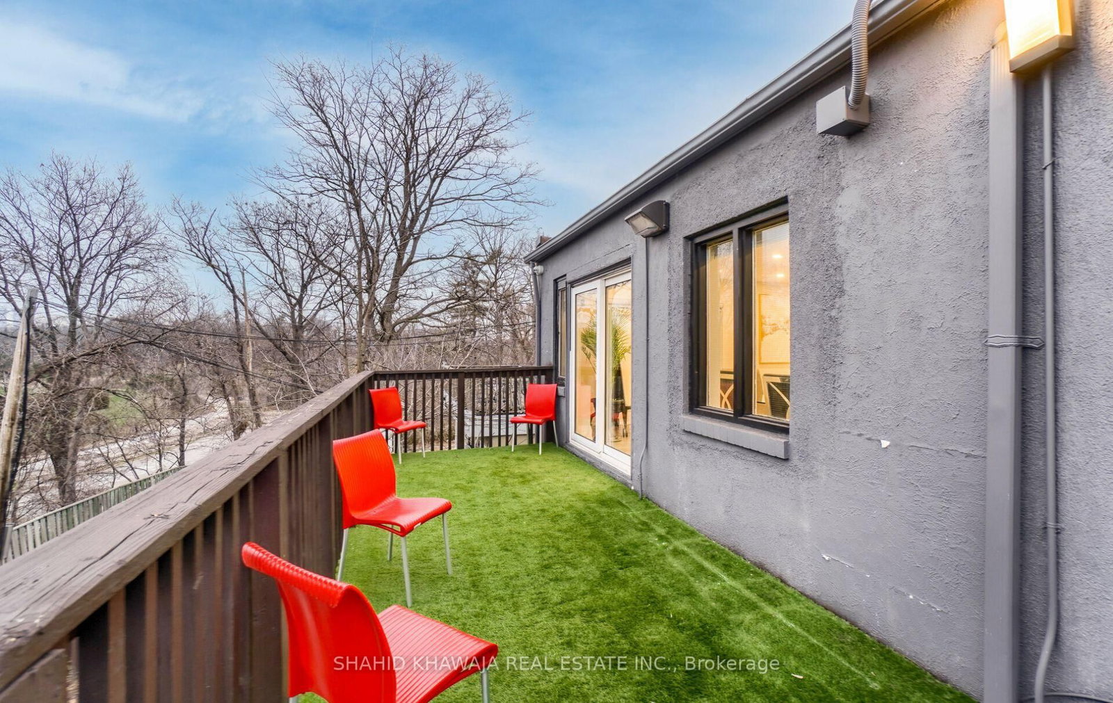 1563 Dundas Street W - Photo 36