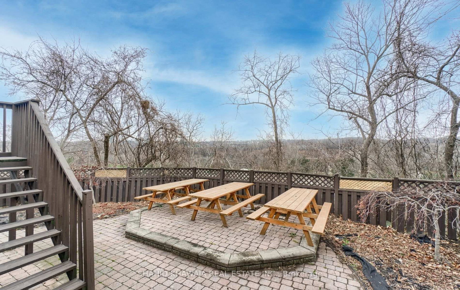 1563 Dundas Street W - Photo 38