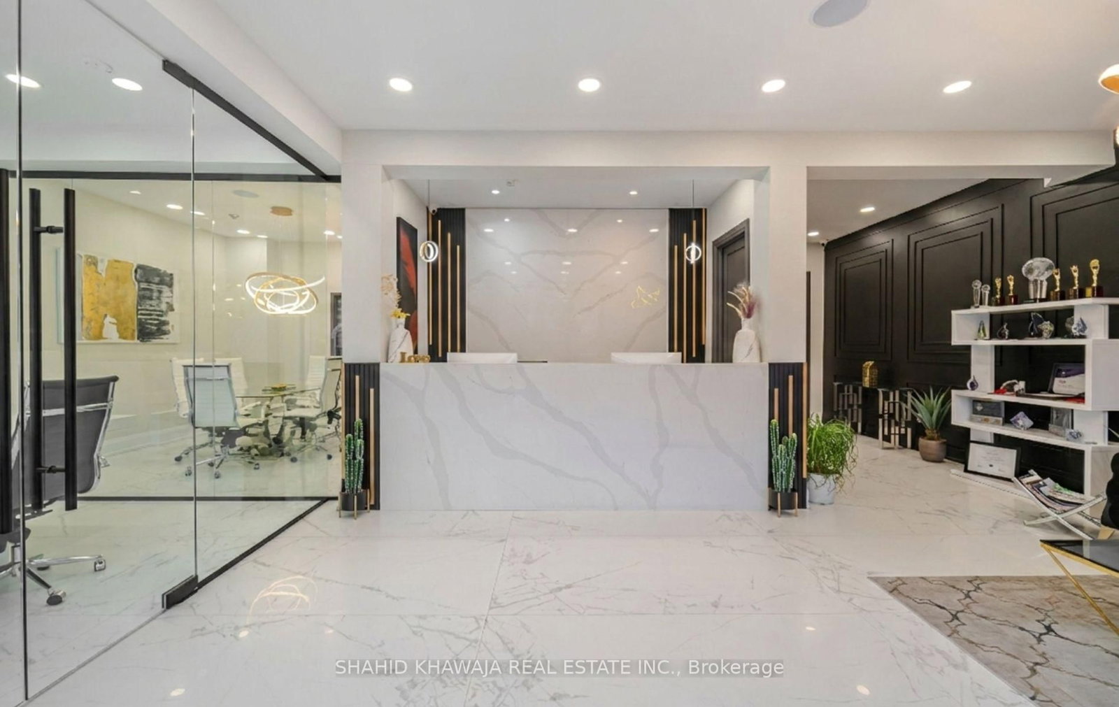 1563 Dundas Street W - Photo 4