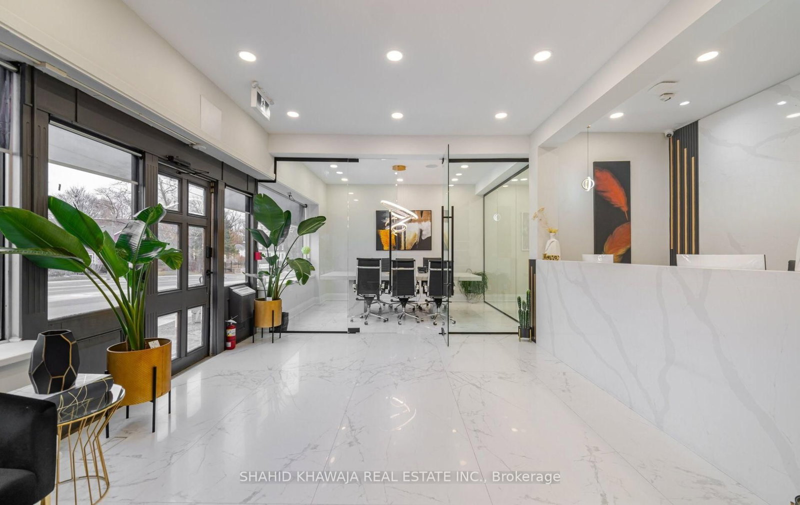 1563 Dundas Street W - Photo 5