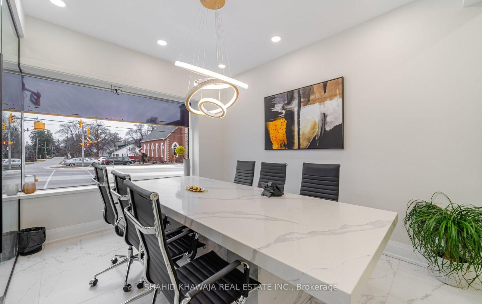 1563 Dundas Street W - Photo 6