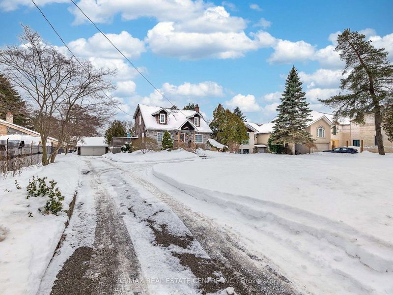 2212 Mississauga Road