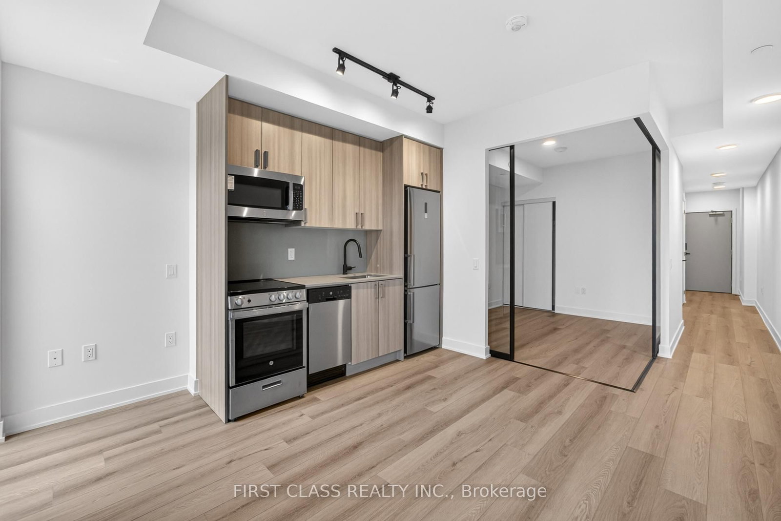 758 Dovercourt Road, Unit 411 - Photo 10