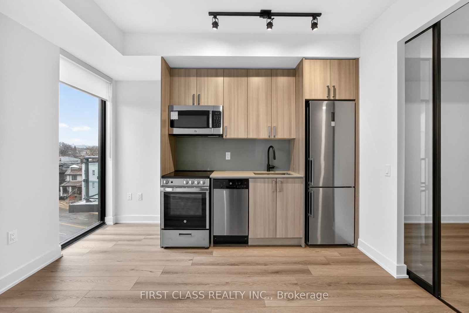 758 Dovercourt Road, Unit 411 - Photo 9