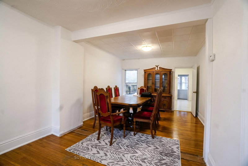 28 Silver Ave, Toronto, M6R 1X8 | Image 3