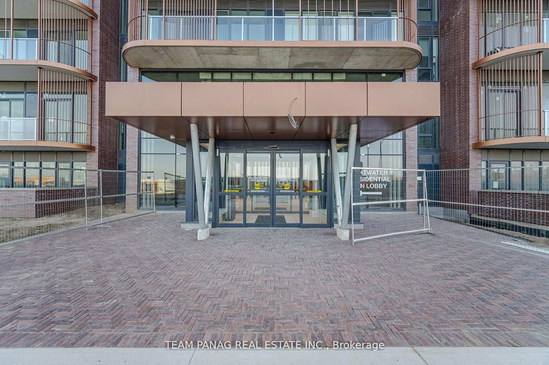 816 - 220 Missinnihe Way, Mississauga, L5H 1G5 | Image 2