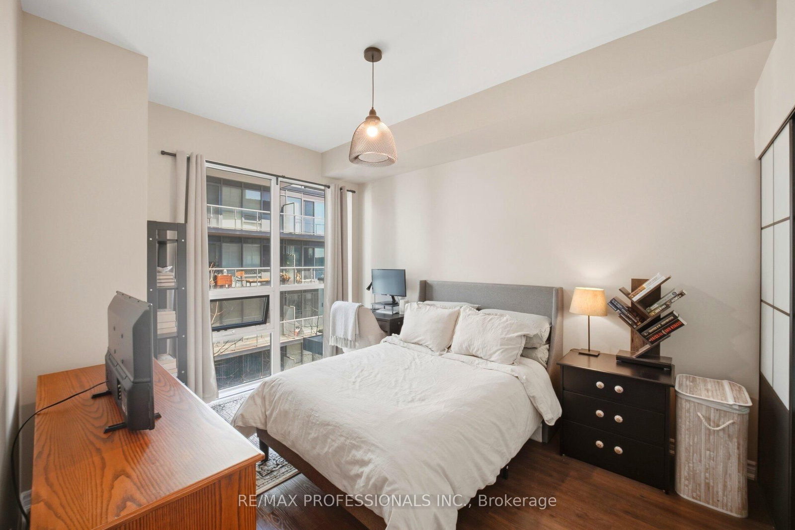 15 James Finlay Way, Unit 922 - Photo 18