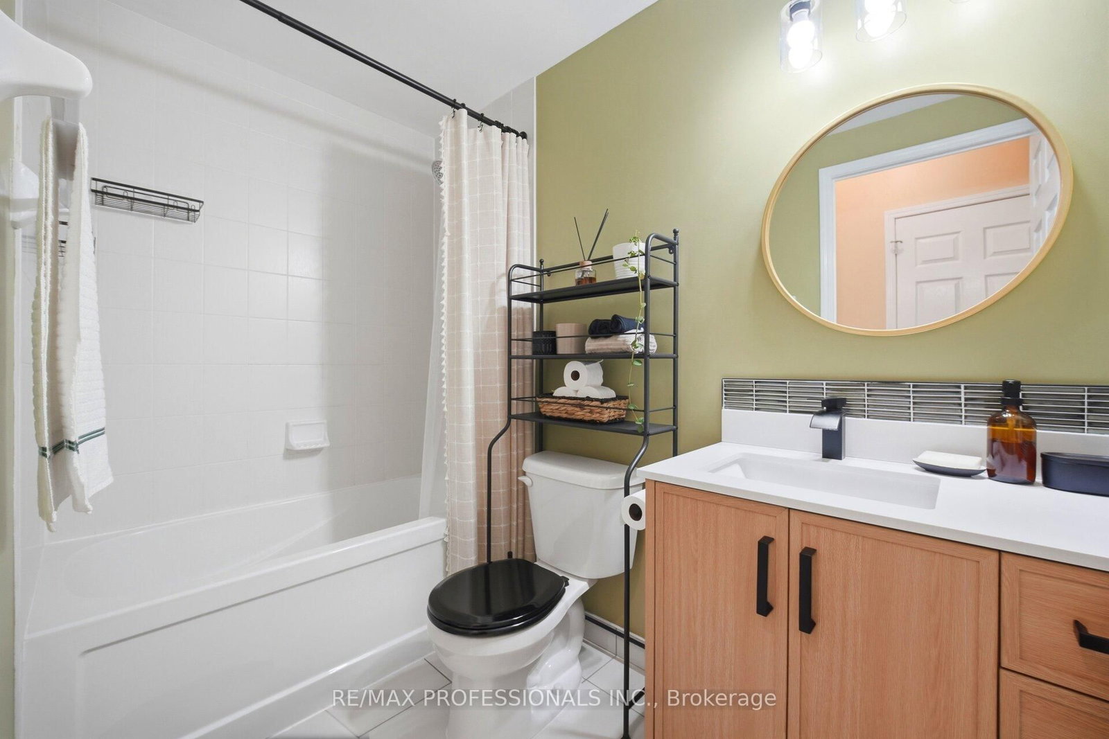 15 James Finlay Way, Unit 922 - Photo 20