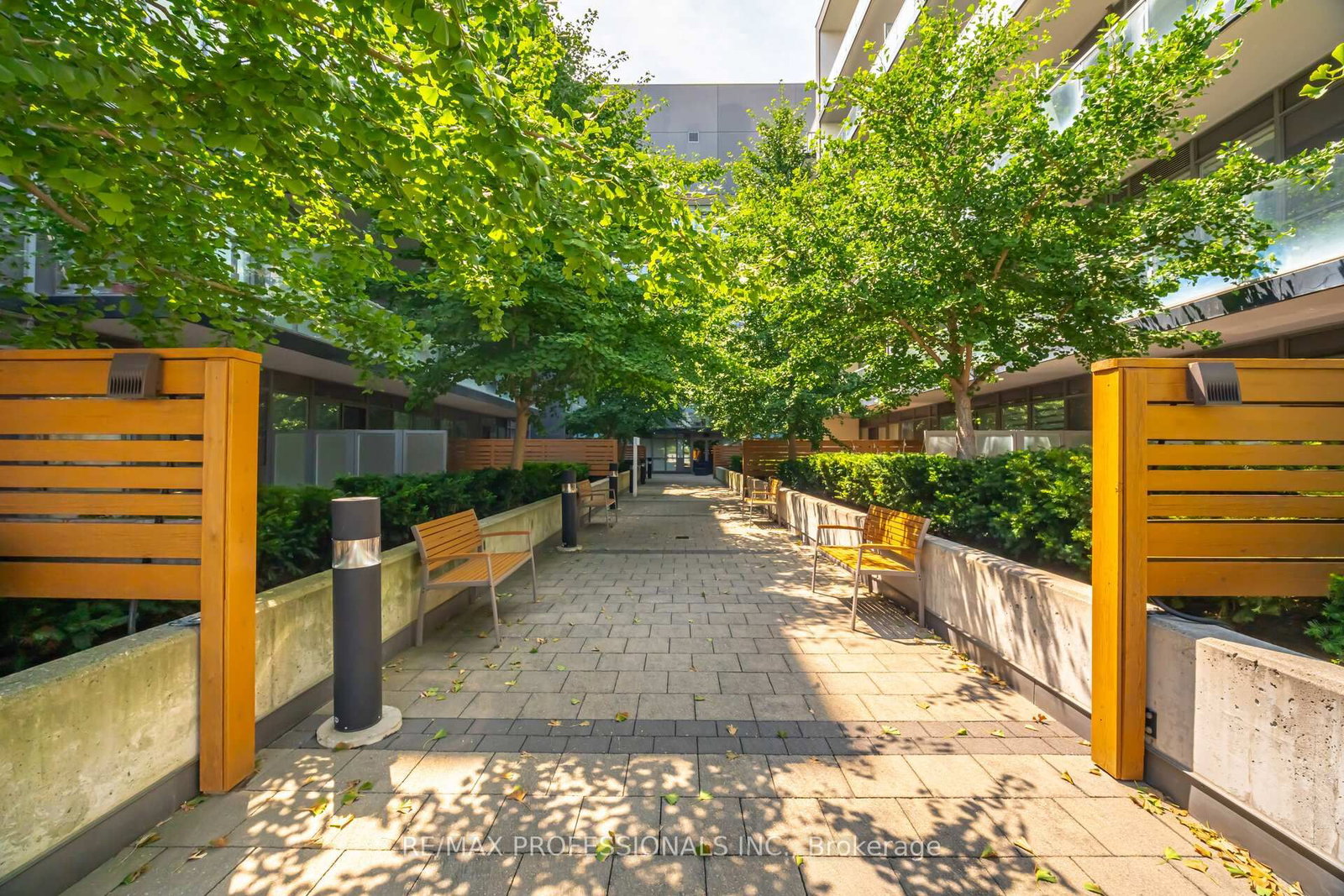 15 James Finlay Way, Unit 922 - Photo 30