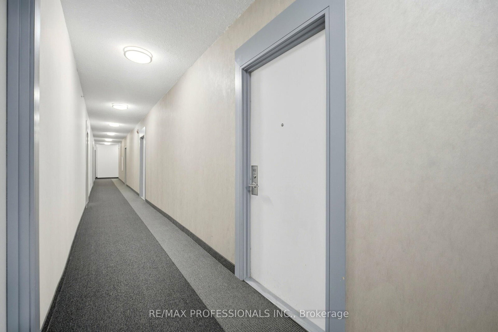 15 James Finlay Way, Unit 922 - Photo 5