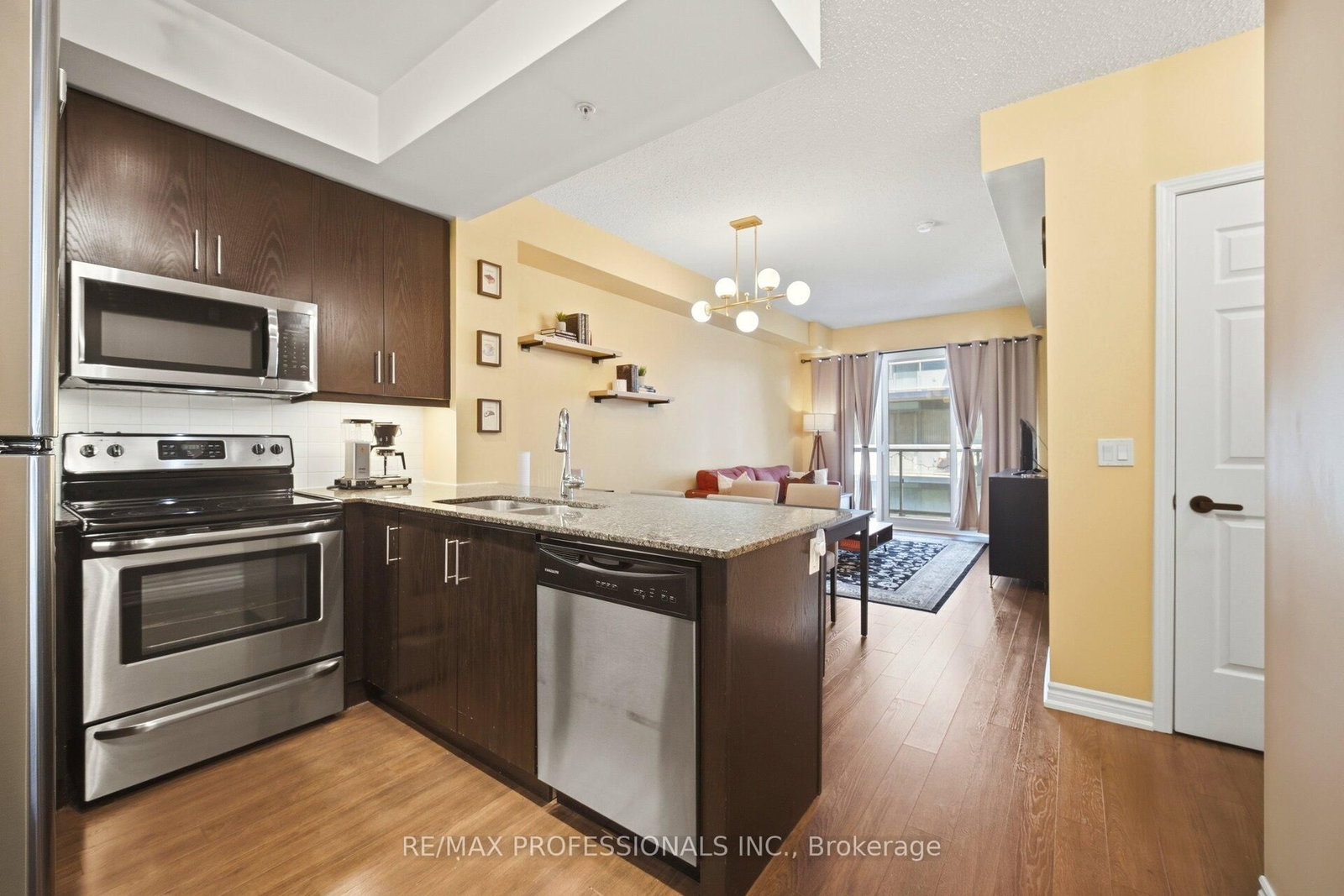 15 James Finlay Way, Unit 922 - Photo 7