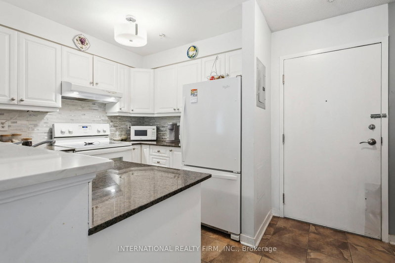 6 Dayspring Brampton,ON L6P 2Z6 — Photo 6