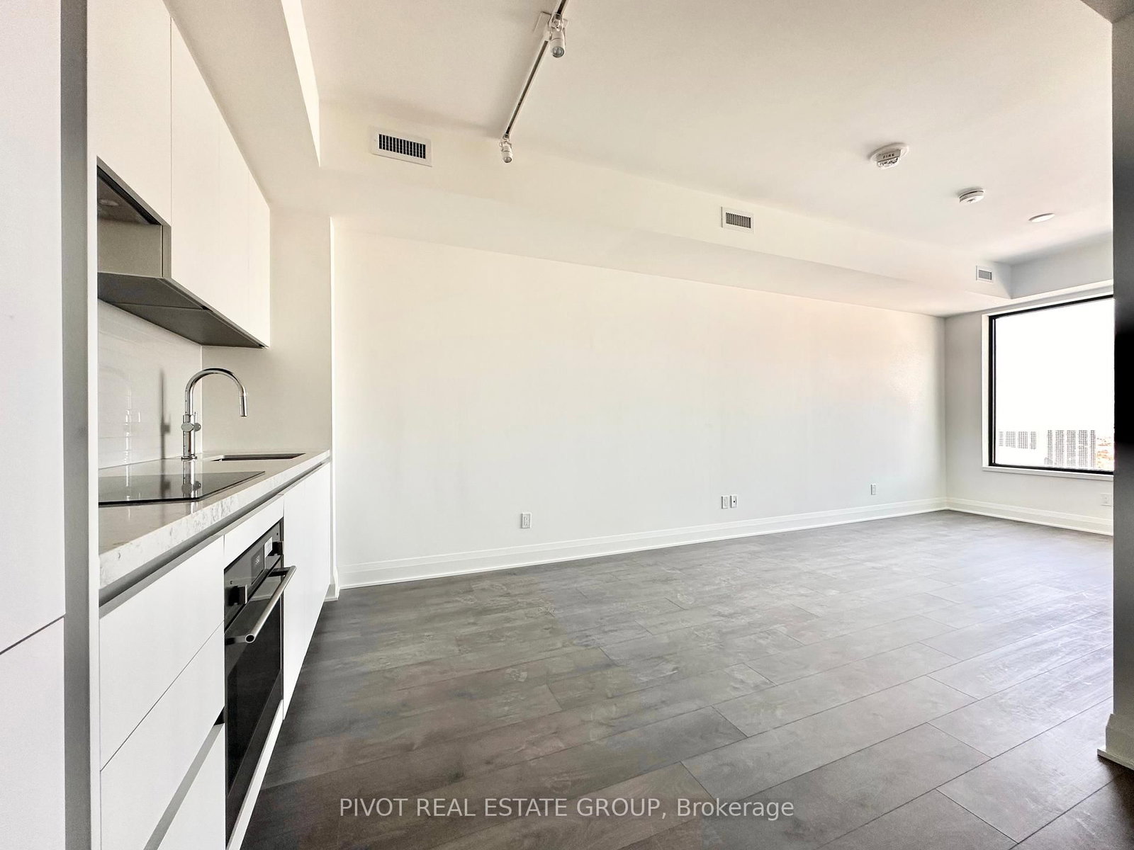 2 Erskine Road, Unit 2711 - Photo 2