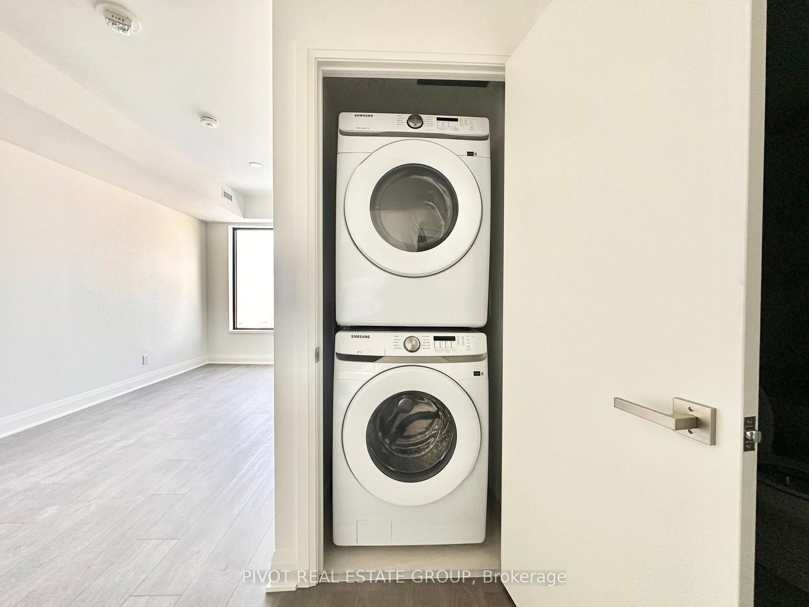 2 Erskine Road, Unit 2711 - Photo 8