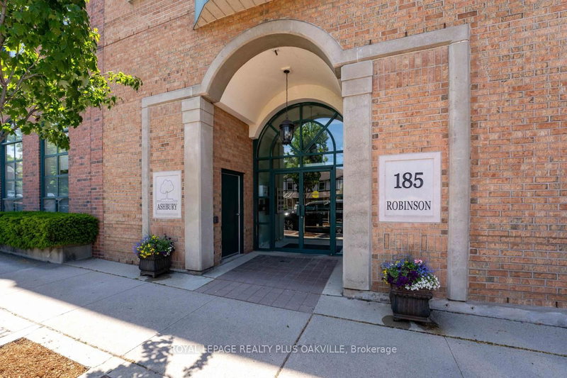 185 Robinson St #315, Oakville, Ontario