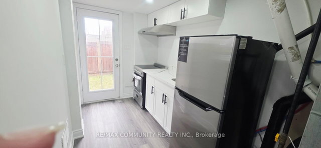 Lower - 50 Rockman Crescent