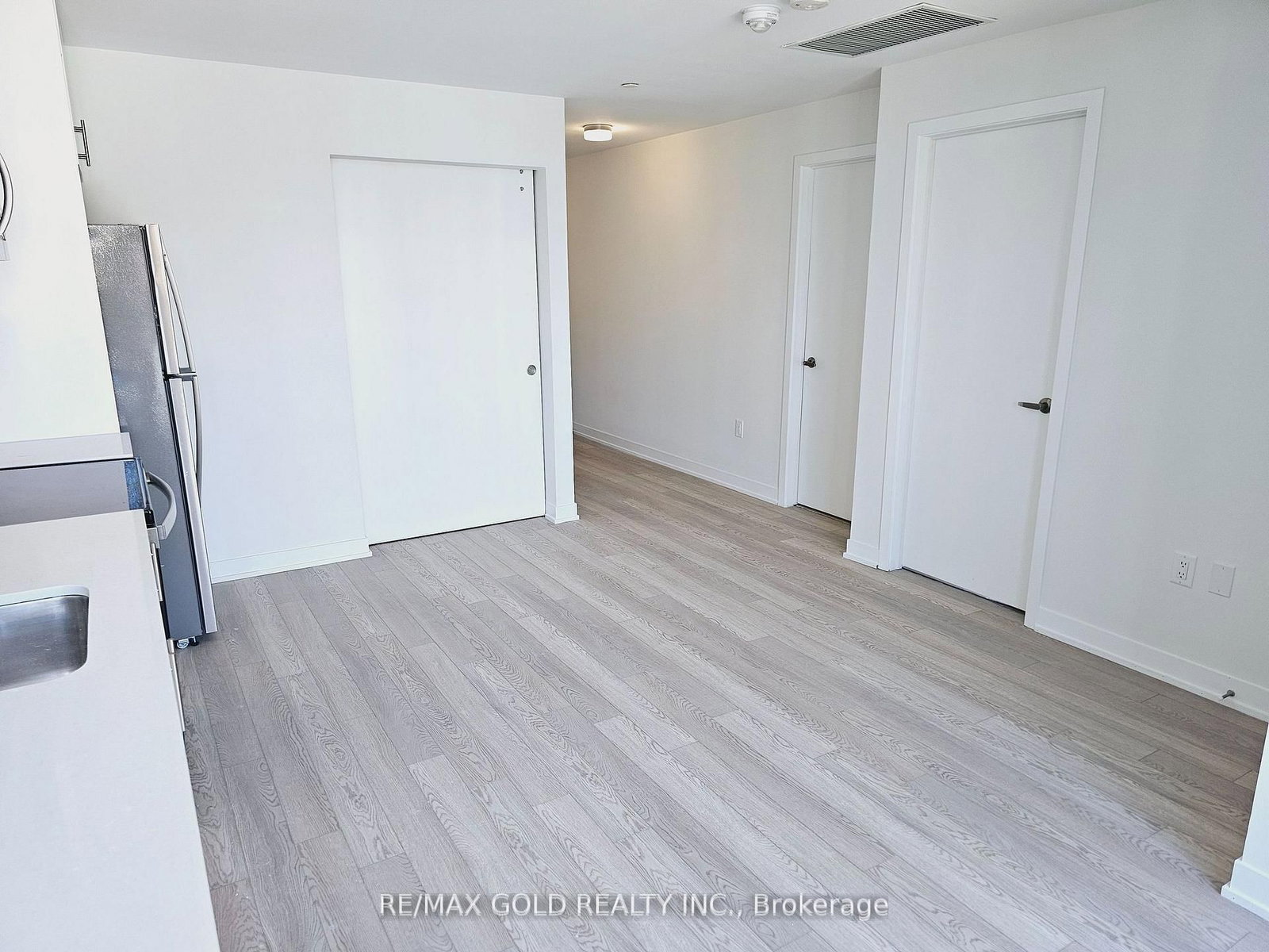 3401 Ridgeway Drive, Unit 411 - Photo 11