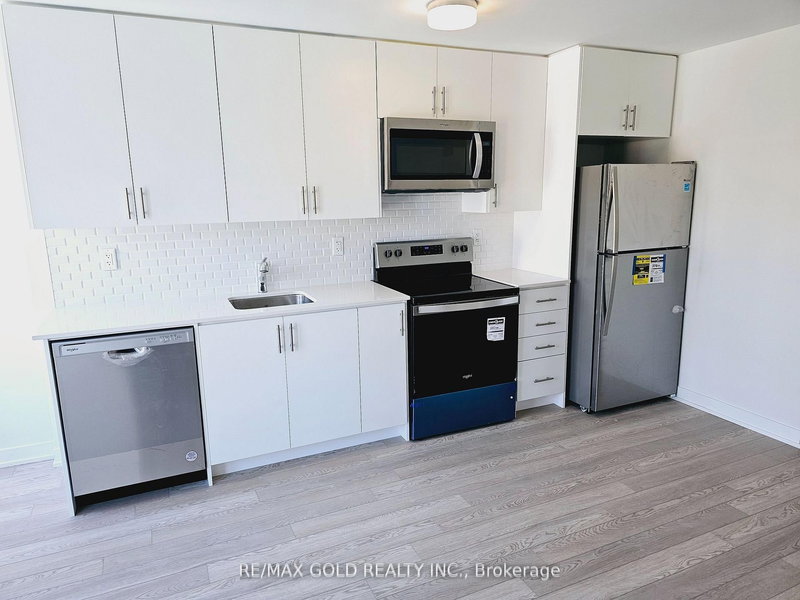 411 - 3401 Ridgeway Dr, Mississauga, L5L 0B9 | Image 2