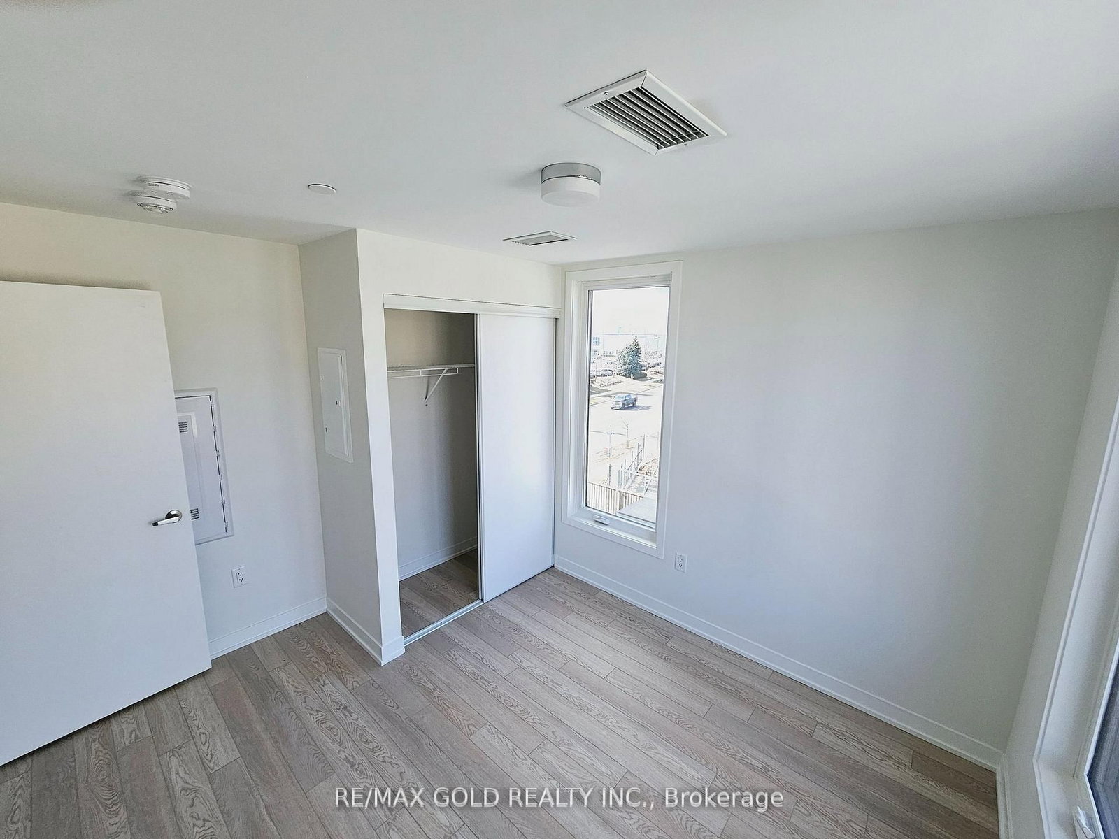 3401 Ridgeway Drive, Unit 411 - Photo 6