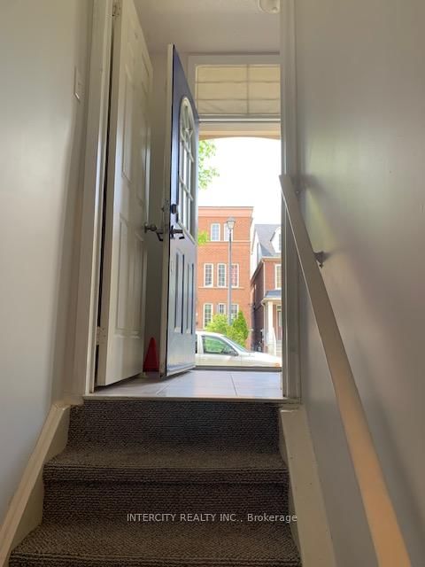 Bsmt - 17 Aldwinckle Heights