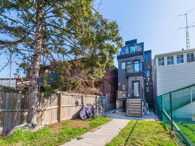 3 - 160 Lansdowne Avenue