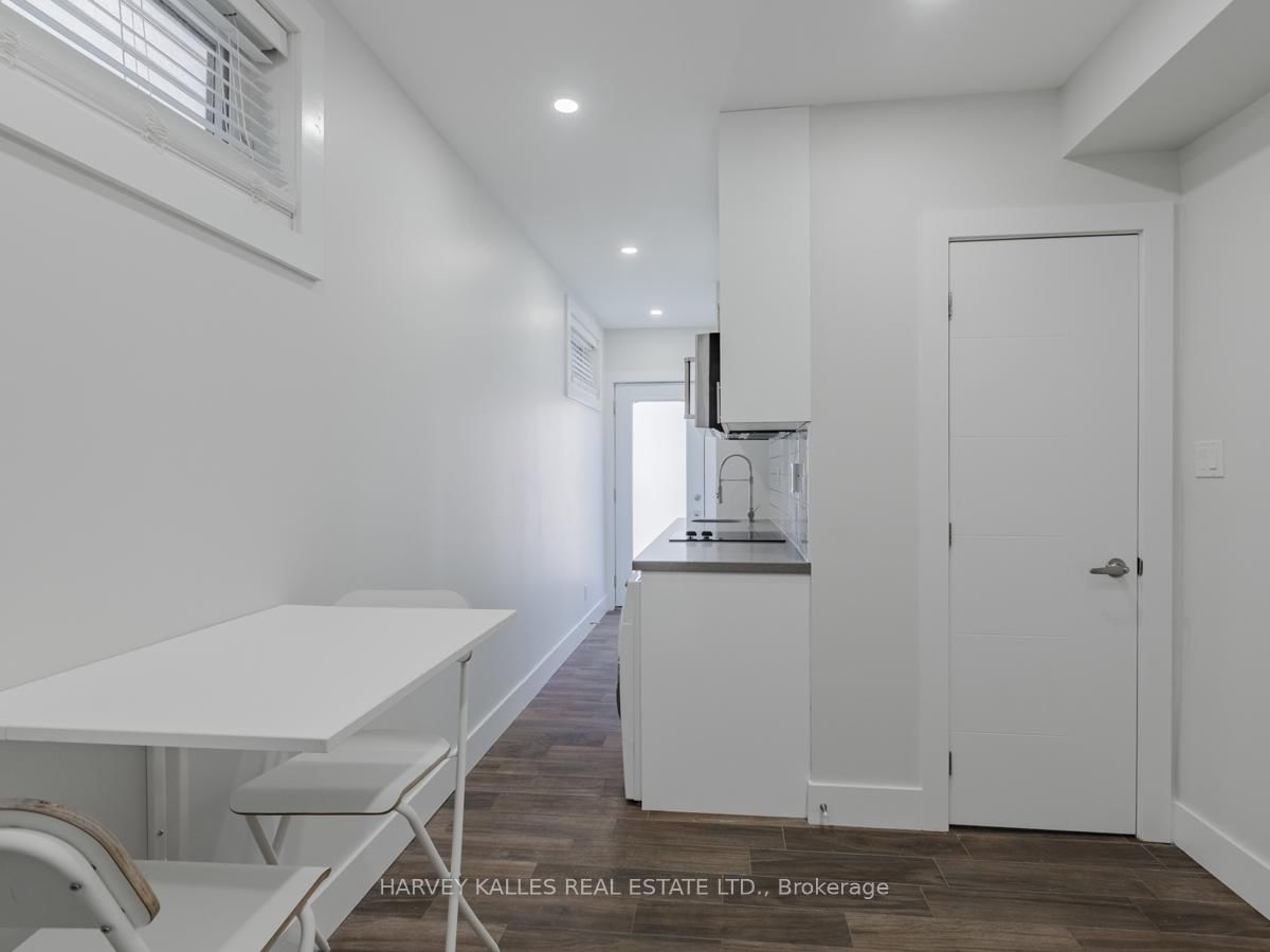 160 Lansdowne Avenue, Unit 3 - Photo 6