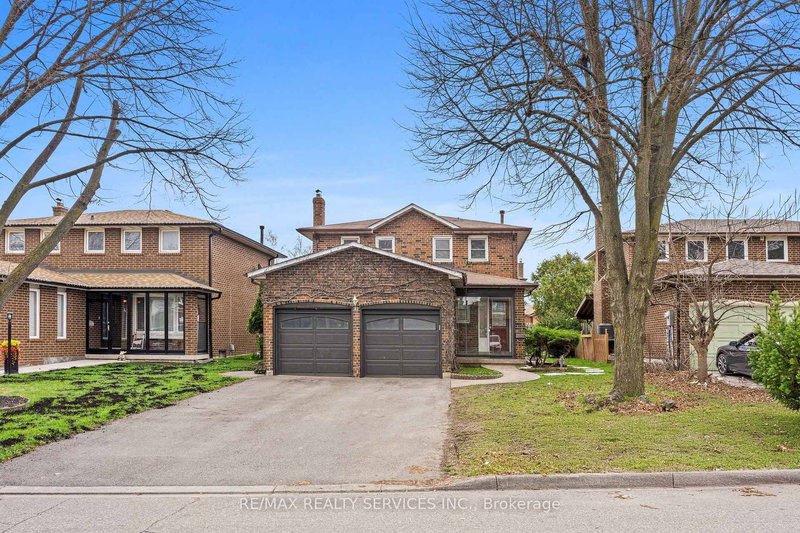41 Tanager Sq, Brampton, L6Z 1X1 | Image 2