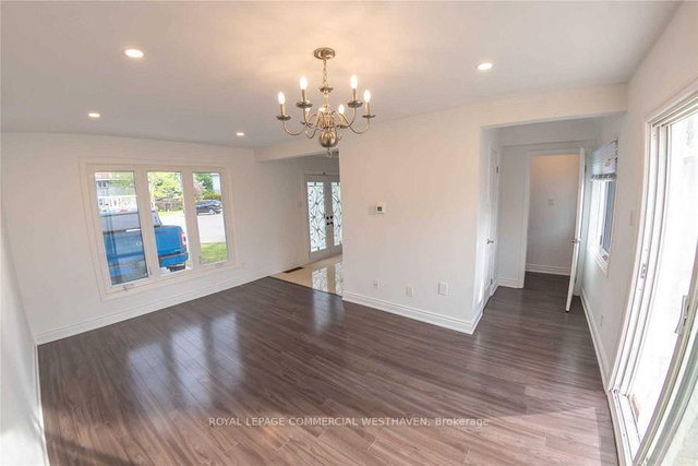 30 Grand Valley Drive W W