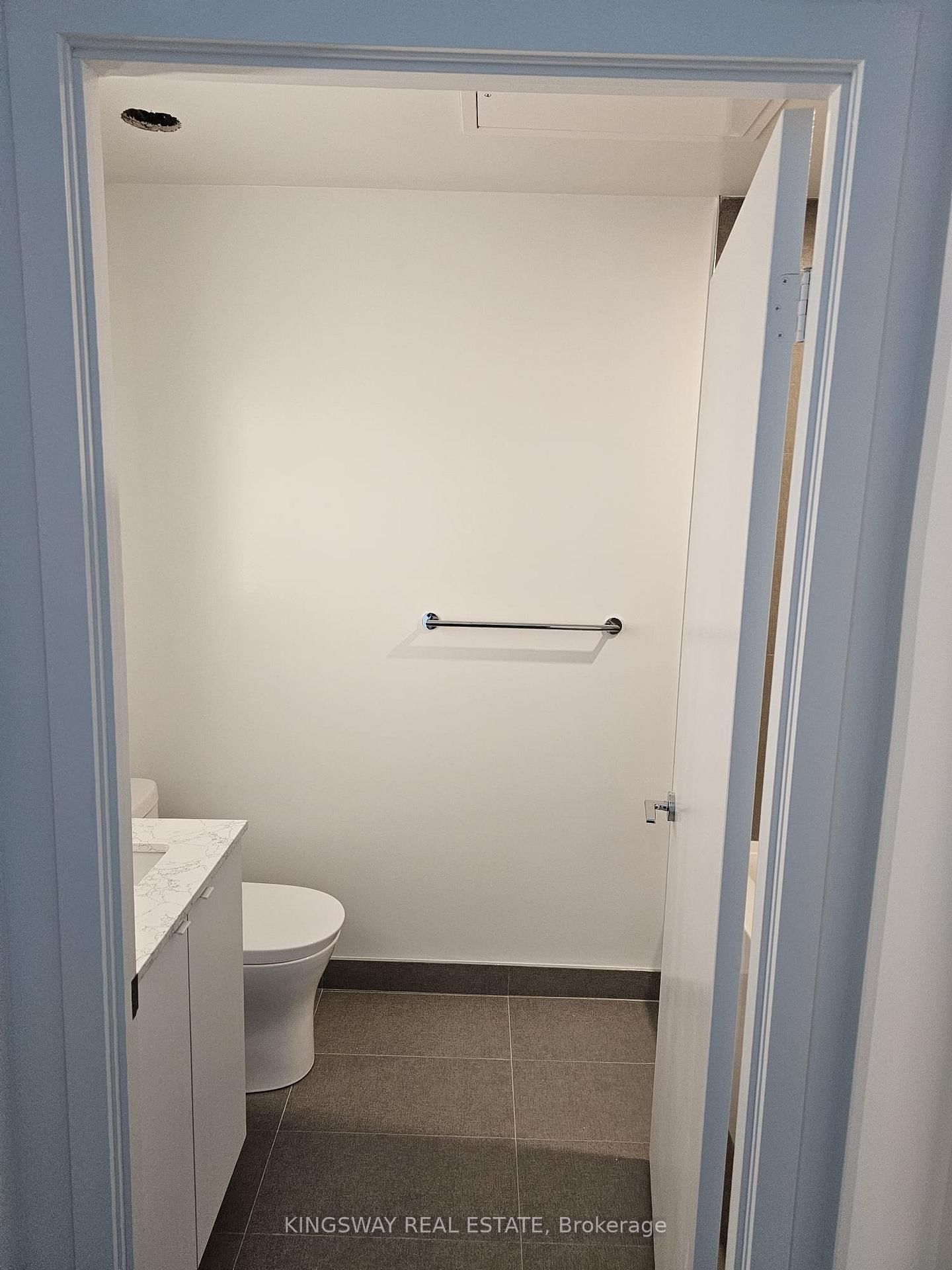 270 Dufferin Street, Unit 1123 - Photo 12