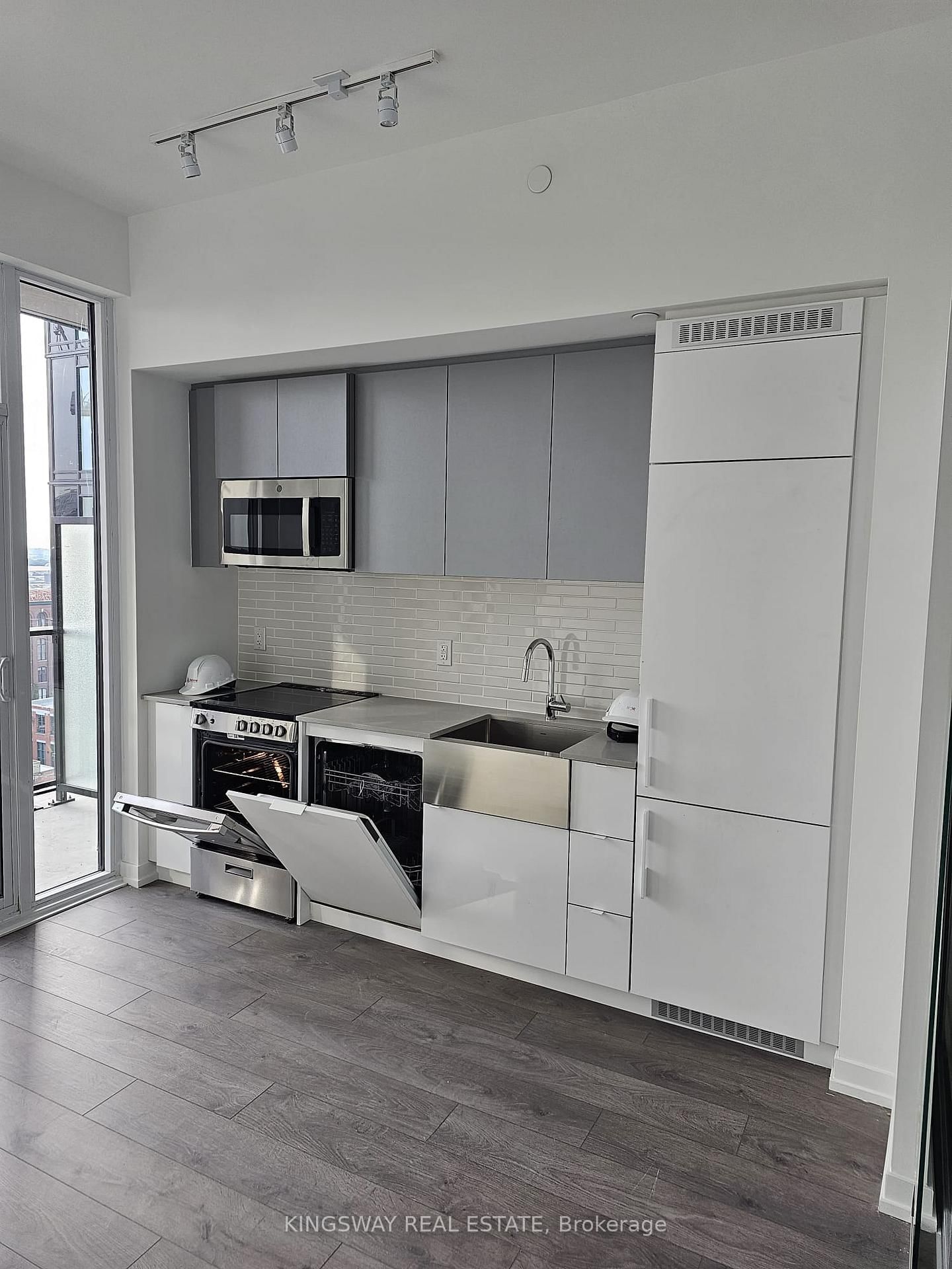 270 Dufferin Street, Unit 1123 - Photo 4