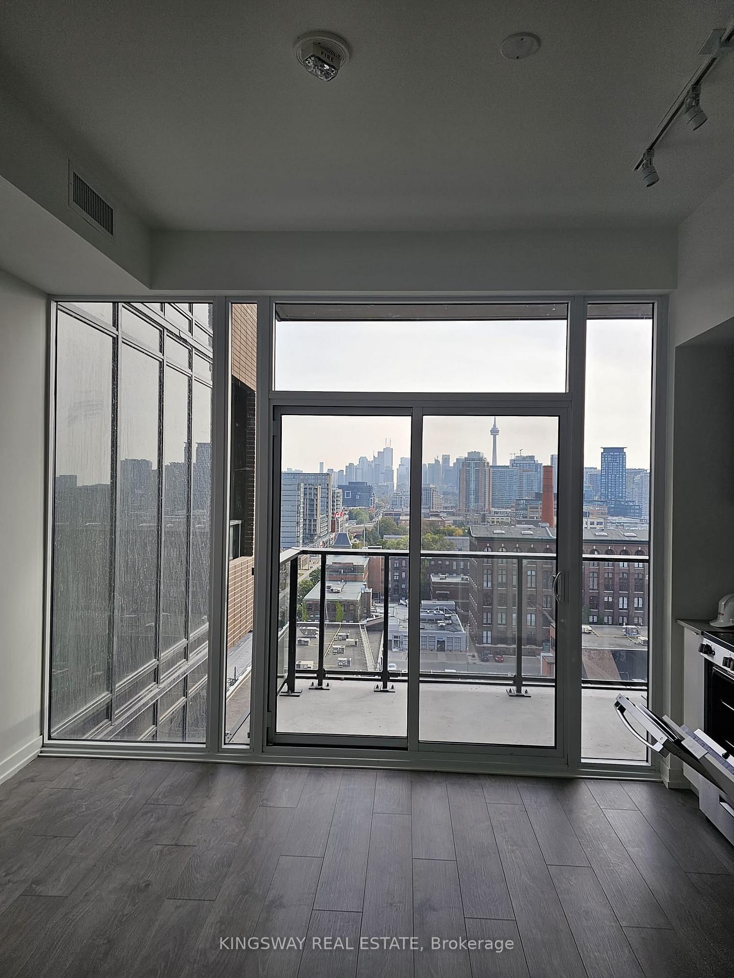 270 Dufferin Street, Unit 1123 - Photo 6