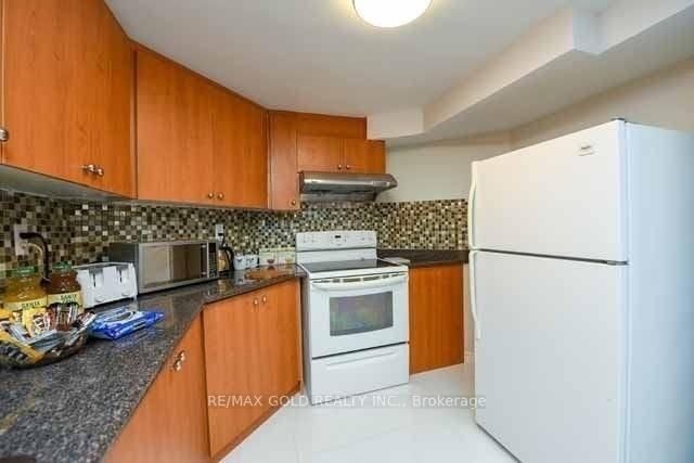 198 Harrowsmith Drive - Photo 15