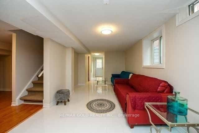 198 Harrowsmith Drive - Photo 20