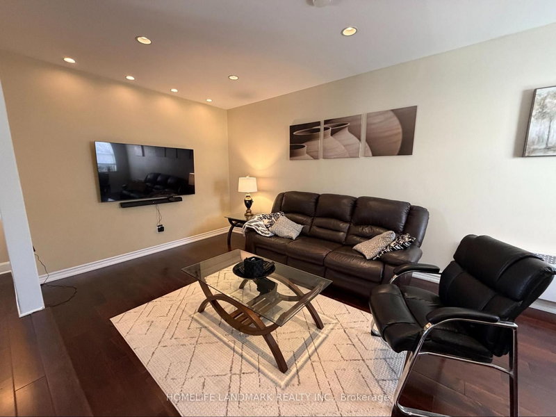 2603 Bromsgrove Rd, Mississauga, L5J 1M1 | Image 3