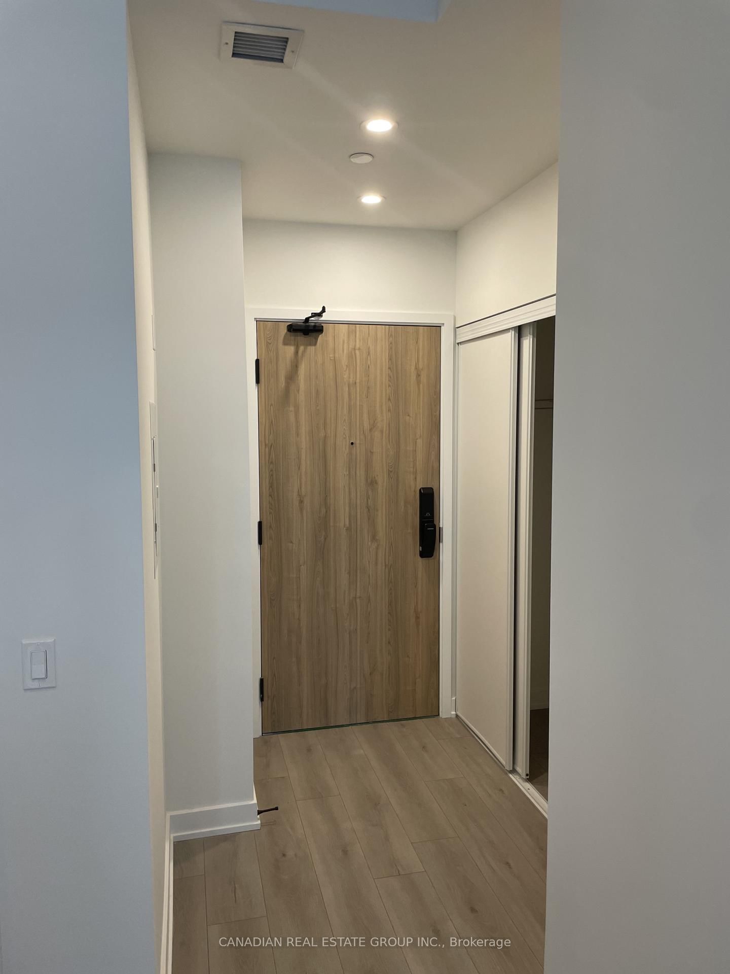 1 Fairview Road E, Unit 1606 - Photo 5