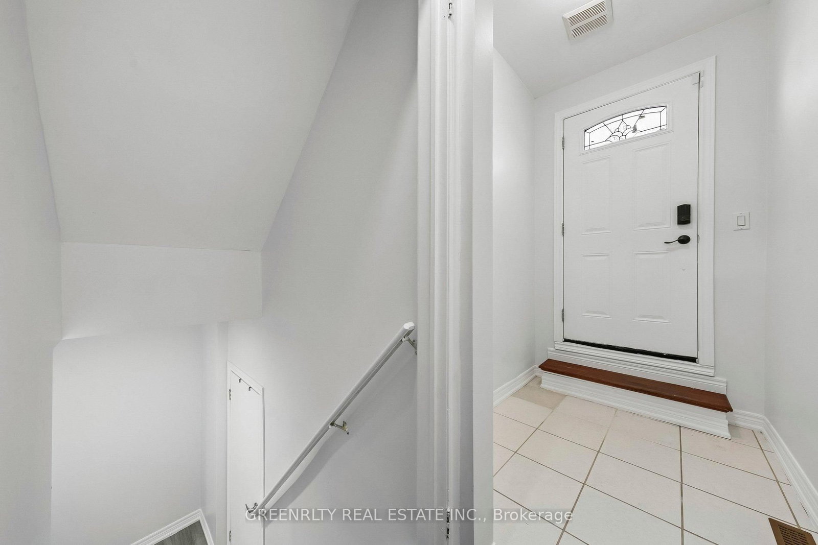 124 Harbourtown Crescent, Unit Basement - Photo 10
