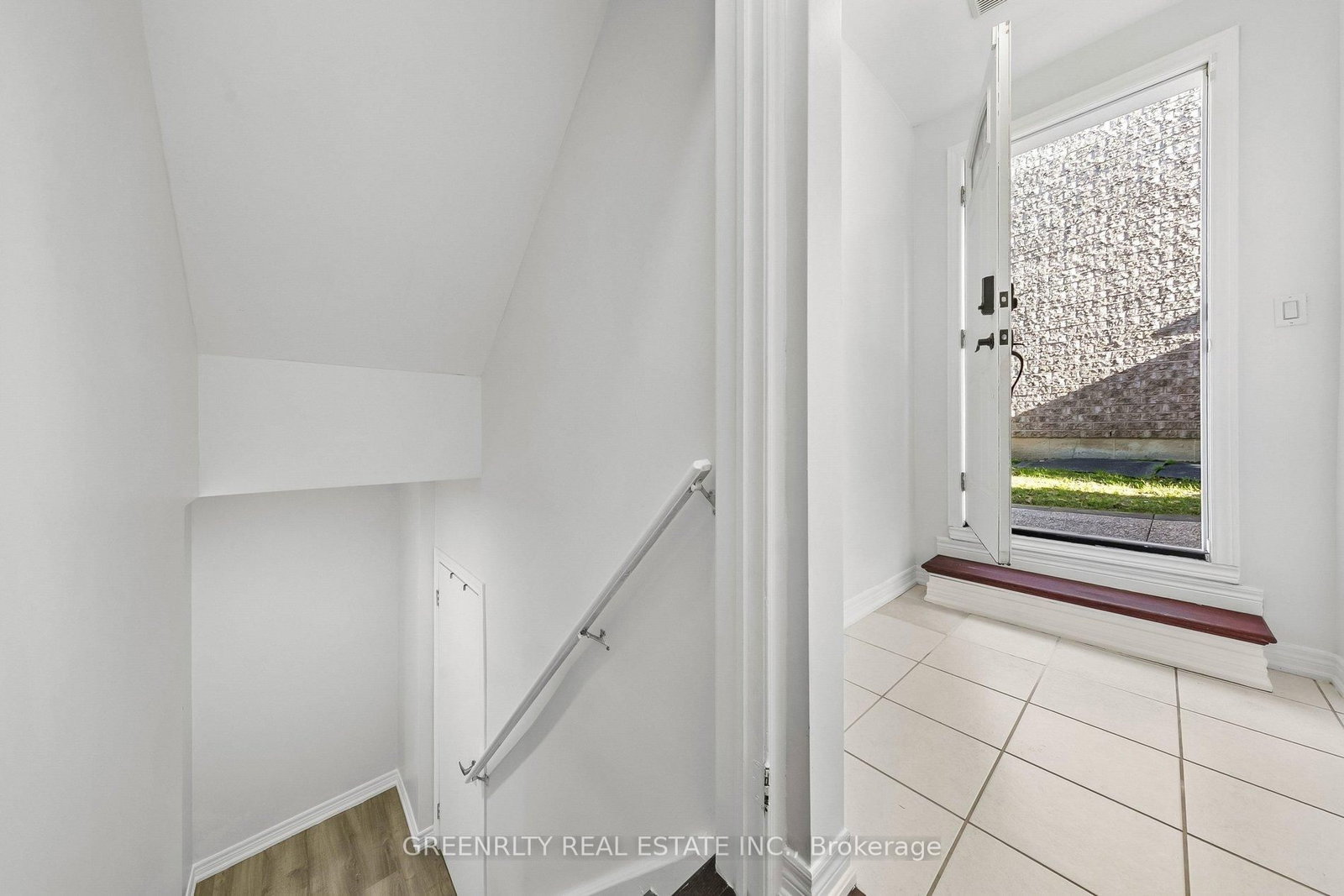 124 Harbourtown Crescent, Unit Basement - Photo 11
